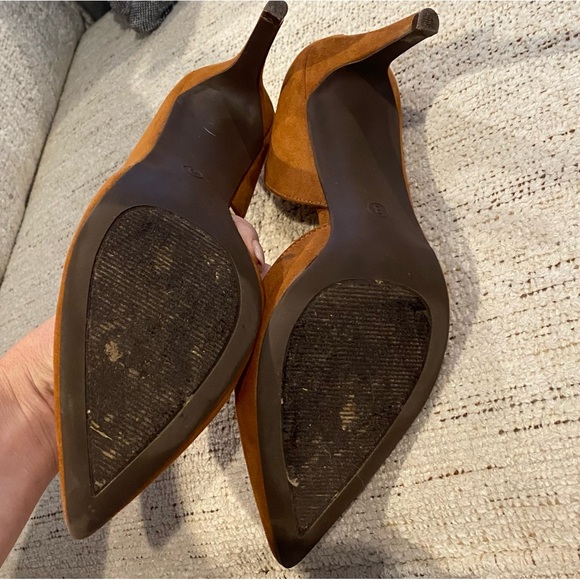 Women’s camel color heels - Picture 3 of 5